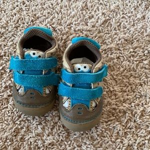 Baby shoes